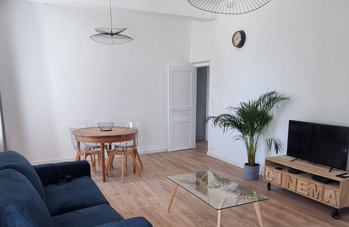 Pelissanne Apartment | En Plein Coeur de Pélissanne - 55 m2 Rénovés