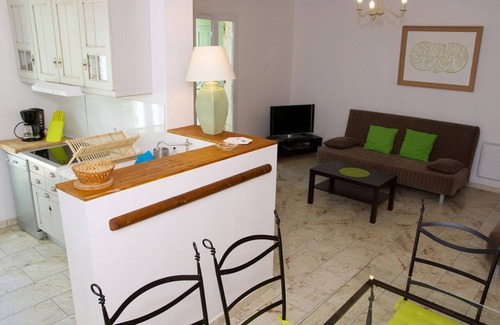 Montagnac Apartment | En Pleine Nature, a Proximité de Sites de Loisir et Culturel