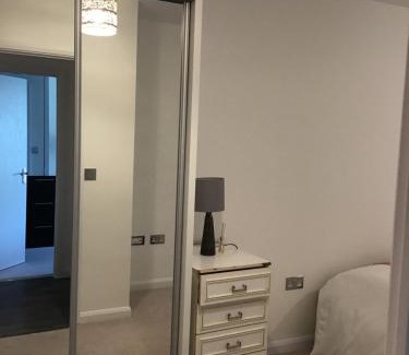 East Acton House | En-suite Double Room in a shared apartment close to central London