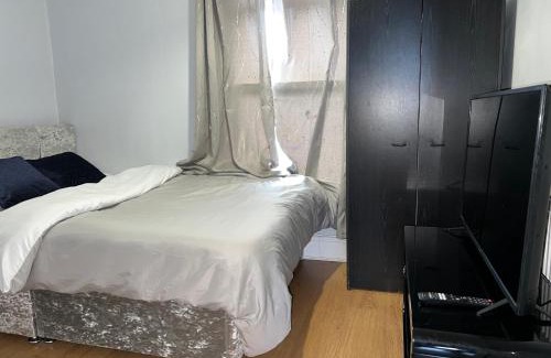 Doncaster House | En-suite Room Near City Center 4