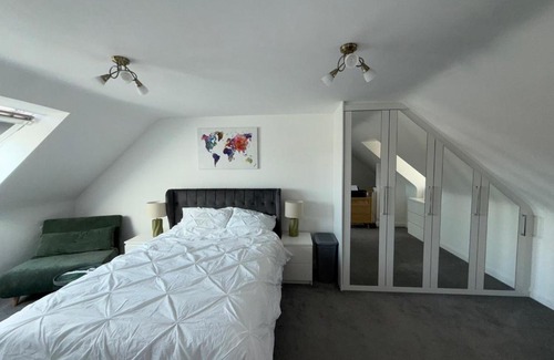 Seisdon House | En-suite Studio - LuxurymeetsComfort