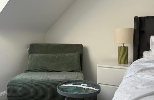 Seisdon House | En-suite Studio - LuxurymeetsComfort