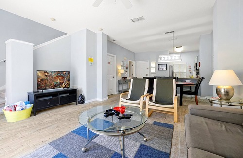 Sunset Lakes House | Encantada Resort | 10 minutes to Disney w/Pool