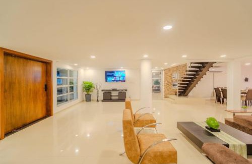 Manga House | Encanto Mansion - 6BR Luxury Villa Near Walled City