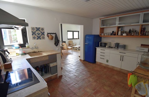 Sao Sebastiao House | Encanto Rústico: o Retiro Perfeito Serra-mar na Serra D'arrábida