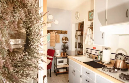 Visalia Cottage | Enchanted Cottage at Venice Cove Farm