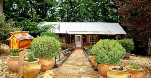 Newport House | Enchanted Cottage