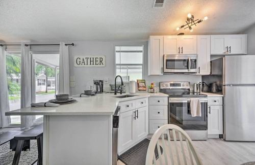 Kissimmee Cottage | Enchanted Cottage with Pool and Mini-Golf Near Disney