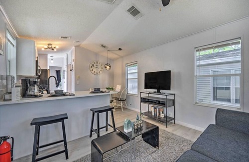 Kissimmee Cottage | Enchanted Cottage with Pool and Mini-Golf Near Disney