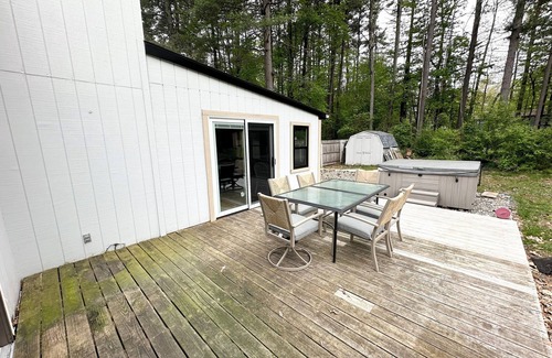Malta House | Enchanted Forest Stay – A Cozy 3-Bedroom Townhome in Ballston Spa!