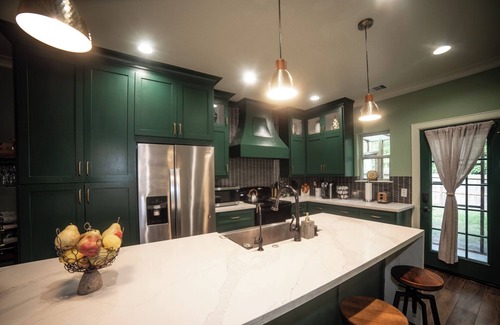 Montgomery House | Enchanted Home in Sam Houston National Forest! 20 min hike to Lake Conroe