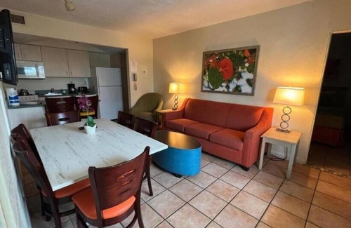 Hollywood South Central Beach Resort | Enchanted Isle Resort 1 Bedroom Kitchen sleeps 4n Avail week Oct 25-Nov 1