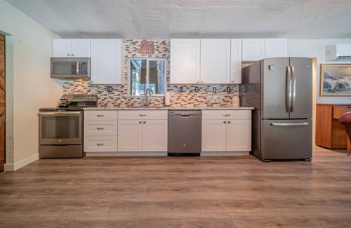 Gilroy House | Enchanted Redwood Retreat Nature Suite