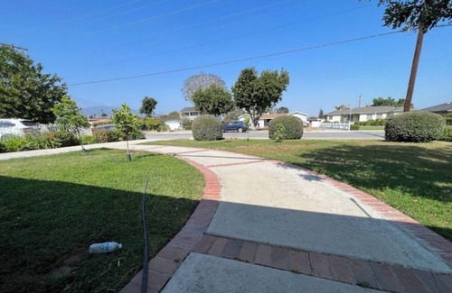 Mayflower Village House | Enchanting 2-bedroom house with AC in Arcadia