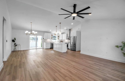 South Venice House | Enchanting 3-bedroom house in Venice with WiFi