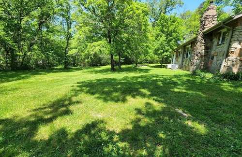 Van Buren House | Enchanting 3 bedroom home with large yard