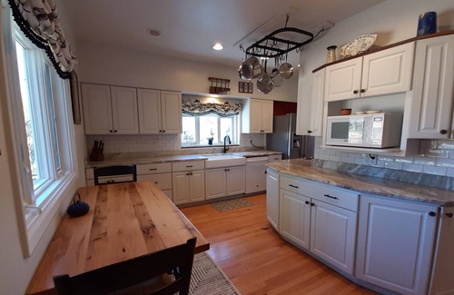 Bairdford House | Enchanting 3-BR country home surrounded by nature