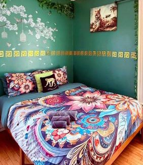 Hartford Apartment | Enchanting 3BR Near Downtown Hartford Cozy & Modern with Parking