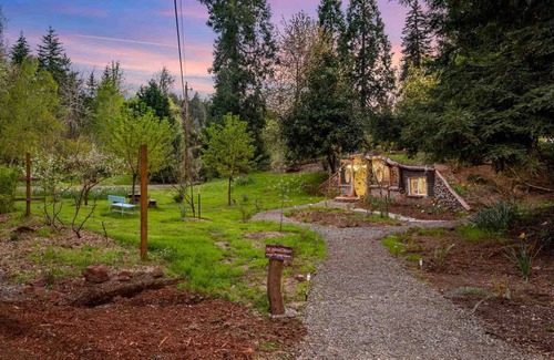 Salem House | Enchanting and Fantastical Hobbit Home, *Pet Friendly*, Steps from Creeks, Pond, and Waterfall