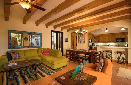 Nopolo House | Enchanting couple steps from Community Pool, Bikes available In Loreto Bay