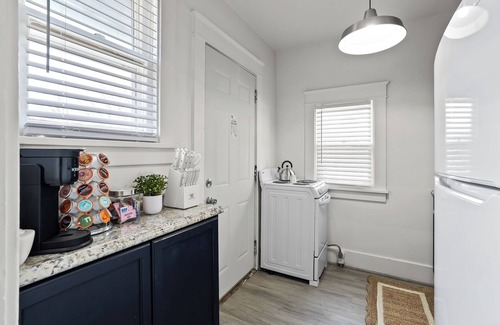 Battle Creek House | Enchanting Duplex: 2 units in 1 - Close to downtown & local attractions