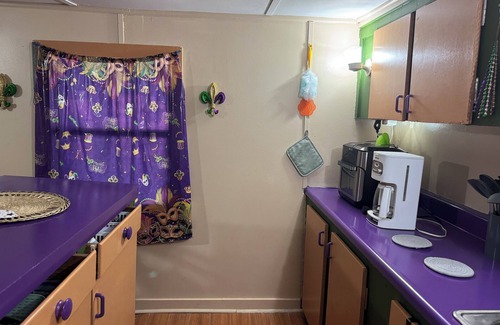Atchafalaya Cottage | Enchanting family-friendly cottage with AC in Breaux Bridge