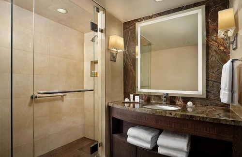 Flagstaff Hotel | Enchanting Flagstaff Escape: Indulge in Luxury, Adventure, and Culinary Delights