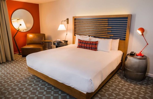 Live Oak Hotel | Enchanting Forest Room with Pool, Hot Tub, and Scenic Trail Access