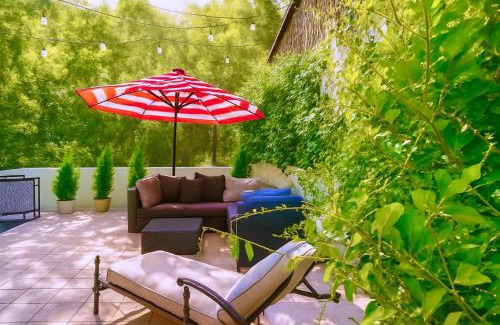 Hollywood Hills West House | Enchanting Gated Hollywood Hills Oasis with Tranquil Treet-Top Views, Outdoor Living Room and Patio, Magical Zen Garden, Plus Free Garage in LA's Most Desirable Central Serene Area, Sleeps 6