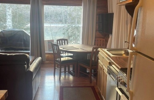 Cooper Landing Cabin | Enchanting Kenai River Retreat