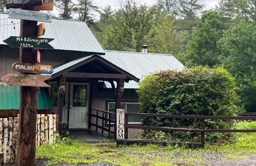 St. Johnsbury RV Rental | Enchanting Off=Grid Glamping Tent @ Dagger's Ravine