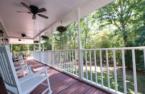 Bynum House | Enchanting spacious and comfortable newly renovated house near Chapel Hill.
