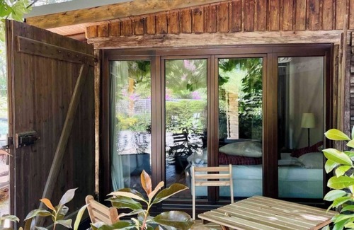 Hittbergen Cabin | Enchanting tiny house with fireplace on the Elbe