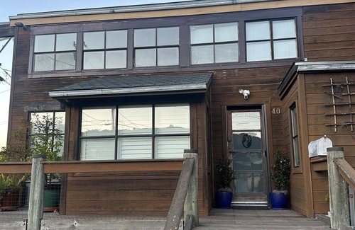 Marin City House | Enchanting Waterfront Chalet in Sausalito, CA