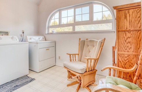 Lincoln City House | Enchantment by the Sea