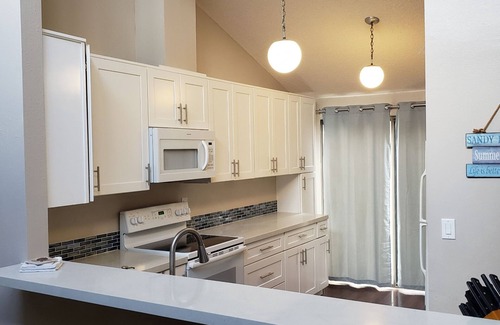Leucadia House | Encinitas townhome- Private Beach Access