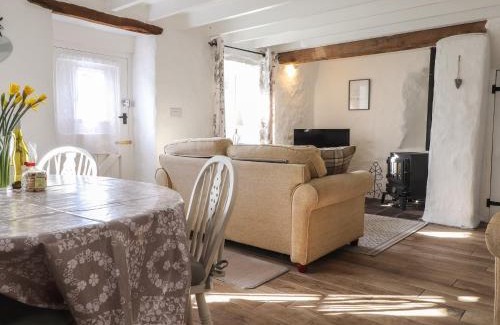 Newport House | End Cottage