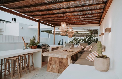 Cala Vadella Villa | Endearing Ibiza Villa | Villa Macmillan | 3 Bedrooms | Spacious Furnished Sun.