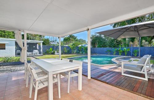 Clifton Beach House | Endeavour Holiday House Clifton Beach