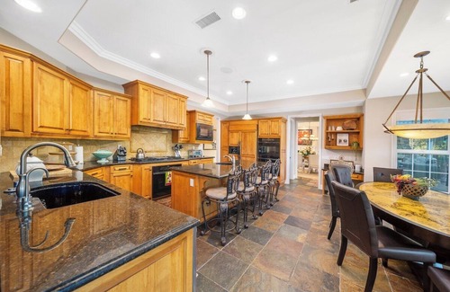 Murrieta House | Endless Amenities at The Estate at Oak Hollow