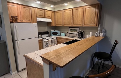Fairfield Bay Condo | Endless Fun: Pools, Golf Courses, Bowling, Mini Golf, 100+ Miles of Trails!