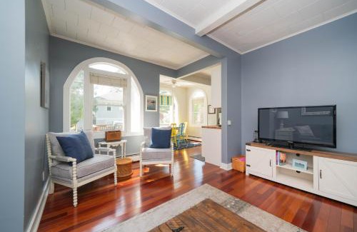 South Haven House | Endless Summer- heated pool- close to beach