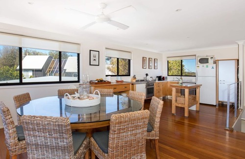 Culburra Beach House | Endless Summer - Pet Friendly Absolute Beachfront