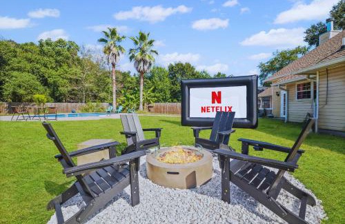 Ocean Springs House | Endless Summer Retreat with Private Pool near Beach