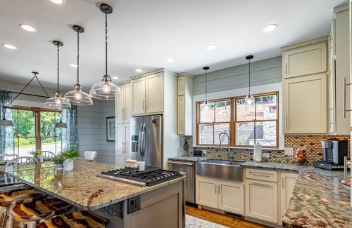 Morganton House | Endless Views from our Mountain Top Retreat! Between Charlotte & Asheville.