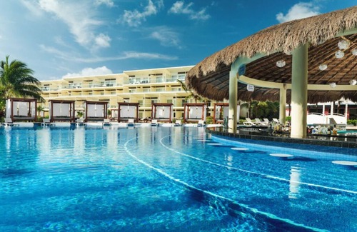 Cancun Apartment | Endozi Elite Suite - Luxurious Oceanfront Stay with Premium Services