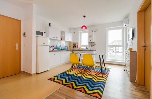 Tractorul Apartment | Energic Apartment w/2 BR Near Coresi Mall – 5 Min Walk