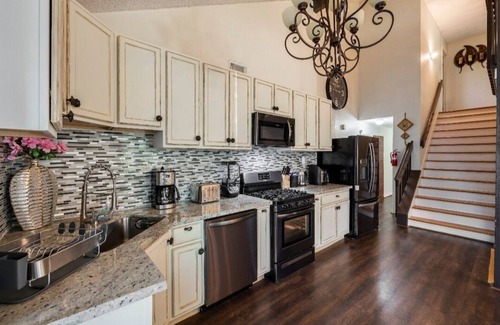 George Bush Park/Eldridge House | Energy corridor Luxury 3 Bedroom Home with Xbox