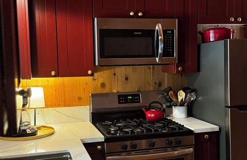 Green Valley Lake Cabin | ENGELS NEST! Freshly Remodeled entire Cabin, Close to Trails, Fire pit, BBQ