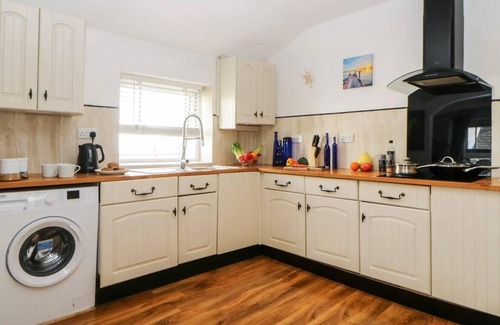 Roundham Apartment | English Riviera Coastal Holiday Home in Devon Uk